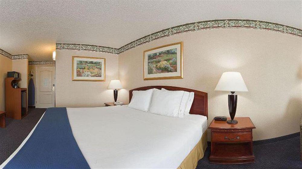 Holiday Inn Express Hotel & Suites Reading By Ihg Zewnętrze zdjęcie